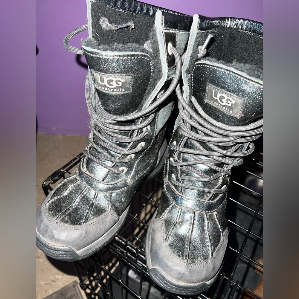 Ugg size 3 black with glitter